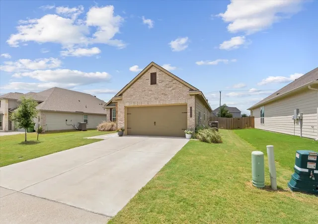 Photo 2 of Single family home for sale at 3516 Beutel Rd, Lorena, TX 76655 | MLS# 21289606 | Listing updated on 2026-09-08