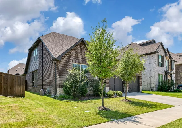 Photo 2 of Single family home for sale at 1804 Gristmill Dr, Mansfield, TX 76063 | MLS# 21282418 | Listing updated on 2026-08-31
