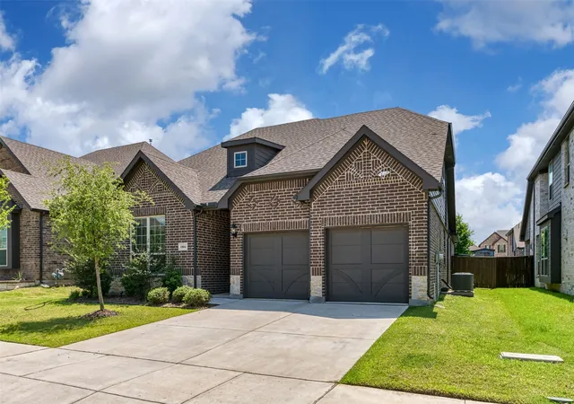 Photo 3 of Single family home for sale at 1804 Gristmill Dr, Mansfield, TX 76063 | MLS# 21282418 | Listing updated on 2026-08-31