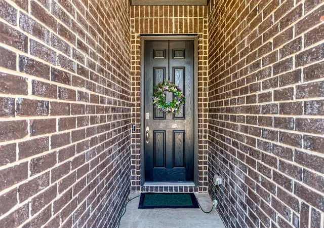 Photo 3 of Single family home for sale at 1804 Gristmill Dr, Mansfield, TX 76063 | MLS# 21282418 | Listing updated on 2026-08-31