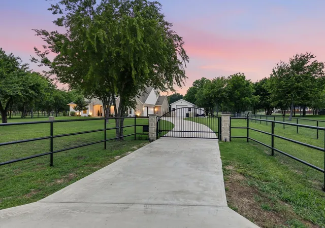 Photo 1 of Single family home for sale at 3769 Bear Creek Rd, Aledo, TX 76008 | MLS# 21289041 | Listing updated on 2026-09-11
