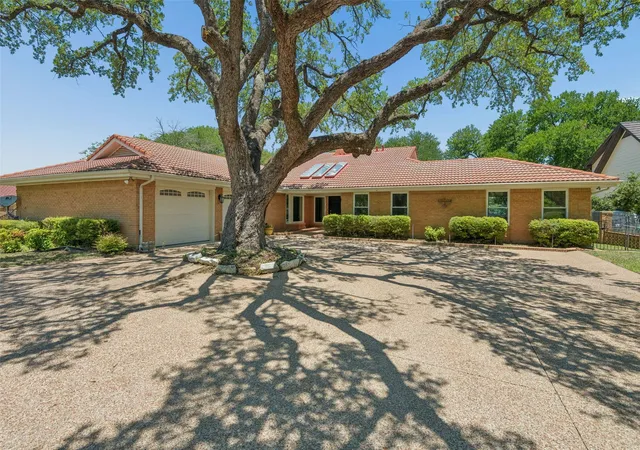 Photo 1 of Single family home for sale at 8937 Random Rd, Fort Worth, TX 76179 | MLS# 21289725 | Listing updated on 2026-10-28