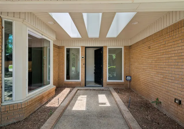 Photo 2 of Single family home for sale at 8937 Random Rd, Fort Worth, TX 76179 | MLS# 21289725 | Listing updated on 2026-10-28