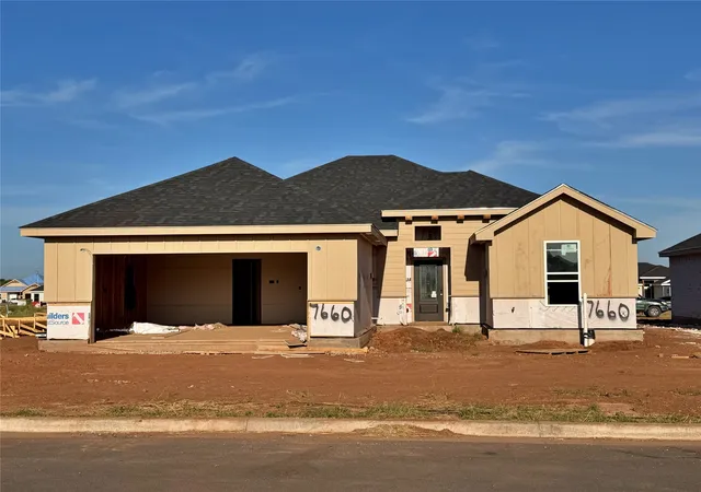Photo 1 of Sale Pending at 7660 Mountain View Rd, Abilene, TX 79602 | MLS# 21289798 | Listing updated on 2026-09-10
