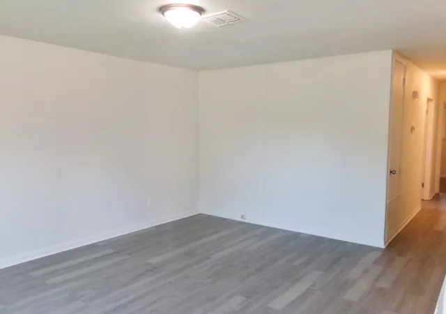 Photo 3 of Sale Pending at 1425 Cynthia Ln, Bossier City, LA 71112 | MLS# 21289851 | Listing updated on 2026-09-10