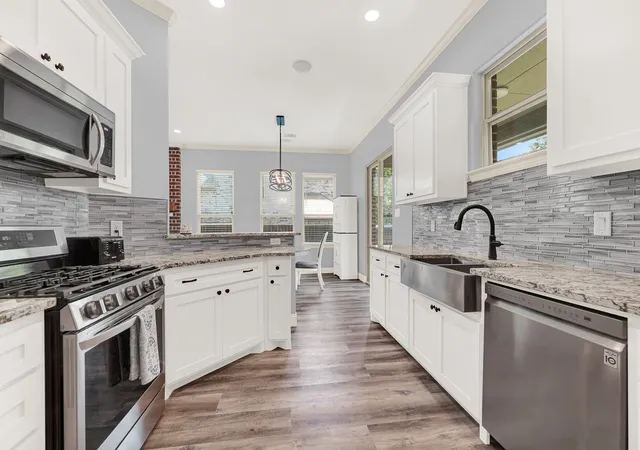 Photo 3 of Single family home for sale at 675 Wayne Ave, Van Alstyne, TX 75495 | MLS# 21278860 | Listing updated on 2026-09-11