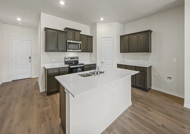 Photo 4 of Sale Pending at 1810 Nestling St, Crandall, TX 75114 | MLS# 21289903 | Listing updated on 2026-10-05
