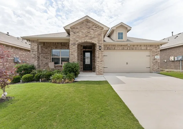 Photo 1 of Single family home for sale at 5229 Blue Night Dr, Fort Worth, TX 76179 | MLS# 21289963 | Listing updated on 2026-09-19