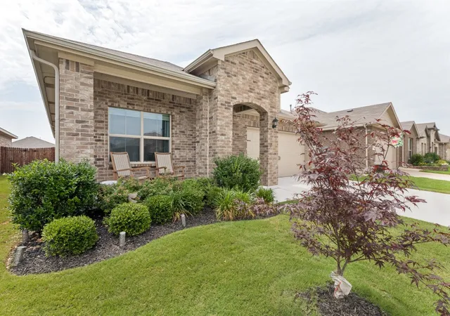 Photo 2 of Single family home for sale at 5229 Blue Night Dr, Fort Worth, TX 76179 | MLS# 21289963 | Listing updated on 2026-09-19