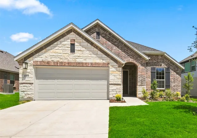 Photo 1 of Sale Pending at 1313 Gardendale Hollow Ln, Anna, TX 75409 | MLS# 21276724 | Listing updated on 2026-09-11