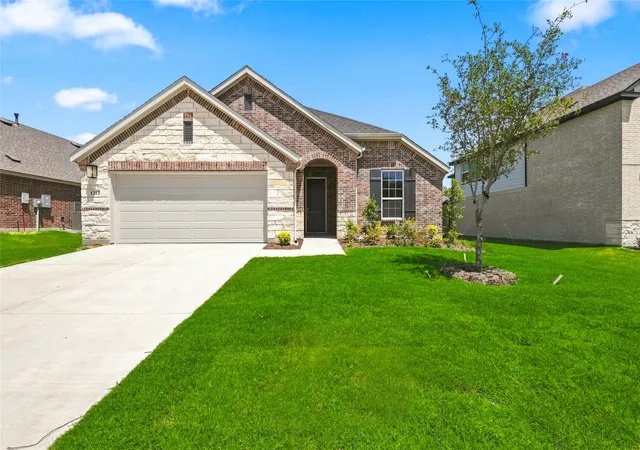 Photo 2 of Sale Pending at 1313 Gardendale Hollow Ln, Anna, TX 75409 | MLS# 21276724 | Listing updated on 2026-09-11