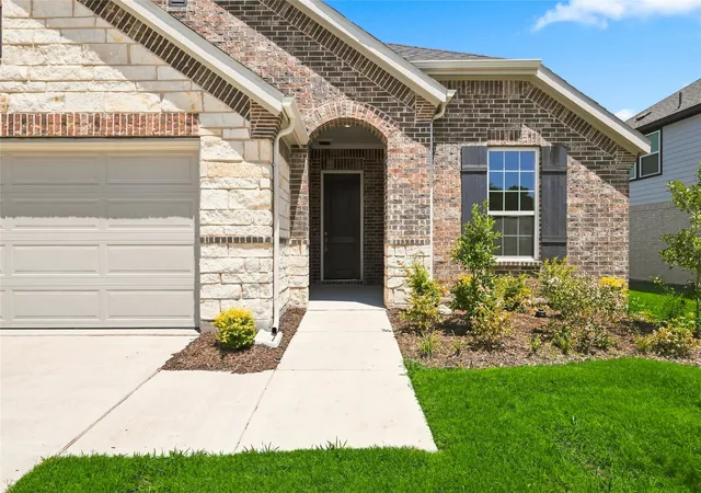 Photo 3 of Sale Pending at 1313 Gardendale Hollow Ln, Anna, TX 75409 | MLS# 21276724 | Listing updated on 2026-09-11