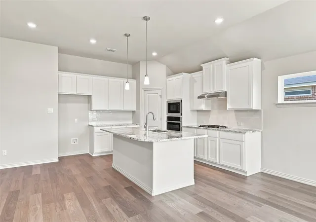 Photo 4 of Sale Pending at 1313 Gardendale Hollow Ln, Anna, TX 75409 | MLS# 21276724 | Listing updated on 2026-09-11
