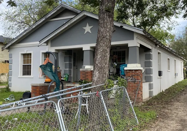 Photo 1 of Single family home for sale at 1918 Michigan Ave, Dallas, TX 75216 | MLS# 21289997 | Listing updated on 2026-08-01