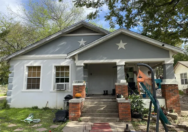 Photo 3 of Single family home for sale at 1918 Michigan Ave, Dallas, TX 75216 | MLS# 21289997 | Listing updated on 2026-08-01