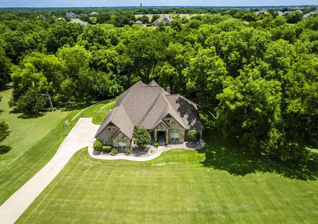 Photo 1 of Single family home for sale at 4120 Shiloh Trl, Midlothian, TX 76065 | MLS# 21287920 | Listing updated on 2026-09-13