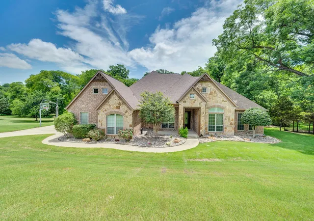 Photo 2 of Single family home for sale at 4120 Shiloh Trl, Midlothian, TX 76065 | MLS# 21287920 | Listing updated on 2026-09-13