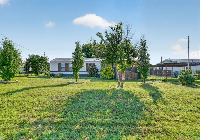 Photo 2 of Manufactured home for sale at 7601 River Run, Granbury, TX 76049 | MLS# 21276334 | Listing updated on 2026-09-15