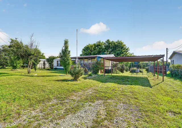 Photo 3 of Manufactured home for sale at 7601 River Run, Granbury, TX 76049 | MLS# 21276334 | Listing updated on 2026-09-15