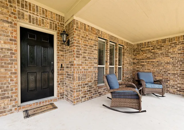 Photo 2 of Sale Pending at 902 Lyndhurst Dr, Anna, TX 75409 | MLS# 21287990 | Listing updated on 2026-09-09