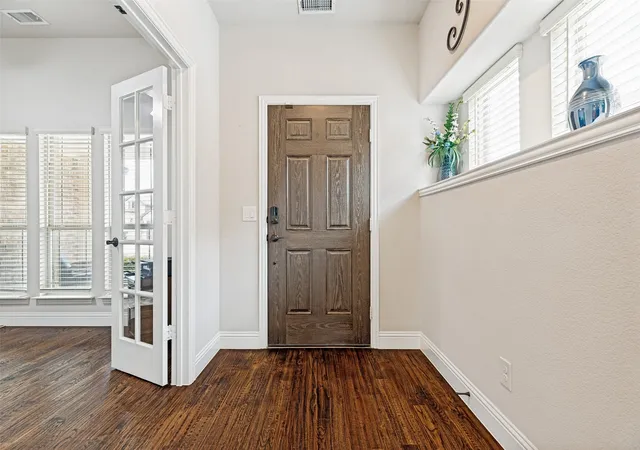 Photo 3 of Sale Pending at 902 Lyndhurst Dr, Anna, TX 75409 | MLS# 21287990 | Listing updated on 2026-09-09