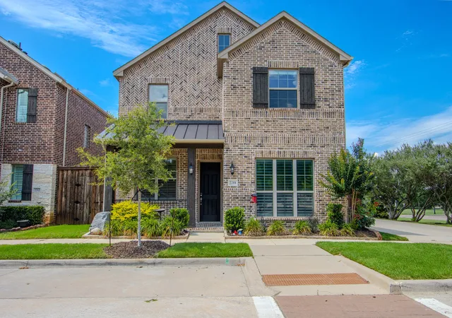 Photo 1 of Single family home for sale at 2208 N Royal Crecent Dr N, Flower Mound, TX 75028 | MLS# 21289511 | Listing updated on 2026-10-03