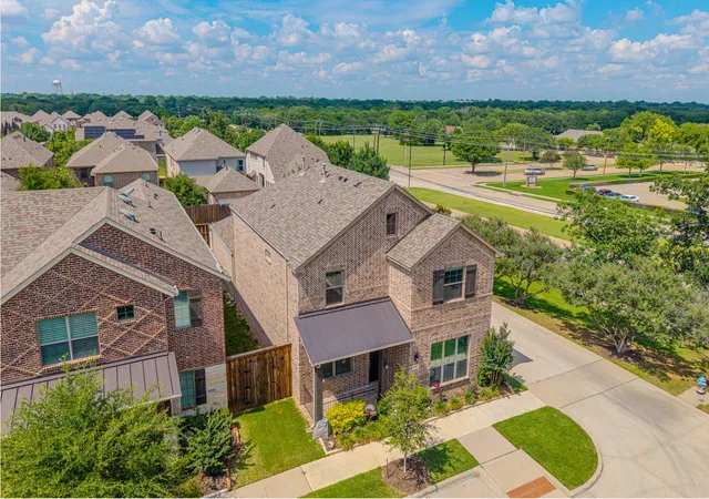 Photo 3 of Single family home for sale at 2208 N Royal Crecent Dr N, Flower Mound, TX 75028 | MLS# 21289511 | Listing updated on 2026-10-03