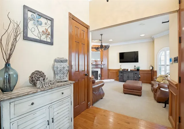 Photo 3 of Single family home for sale at 636 Bent Creek Dr, De Soto, TX 75115 | MLS# 21290476 | Listing updated on 2026-09-15
