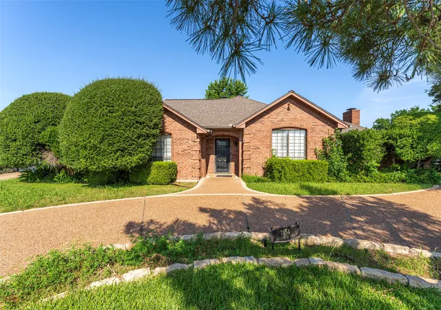 Photo 2 of Single family home for sale at 7454 Queensbury Cir, Fort Worth, TX 76133 | MLS# 21290325 | Listing updated on 2026-09-18