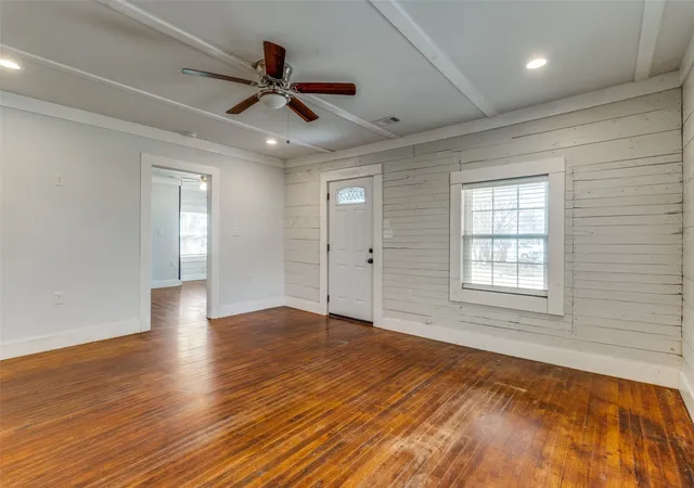Photo 4 of Single family home for sale at 1110 Chestnut St, Bonham, TX 75418 | MLS# 21290580 | Listing updated on 2026-09-10