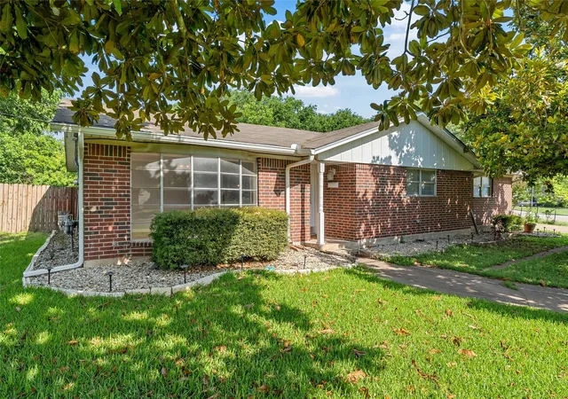 Photo 2 of Single family home for sale at 605 N Roberts St, West, TX 76691 | MLS# 21288940 | Listing updated on 2026-09-22