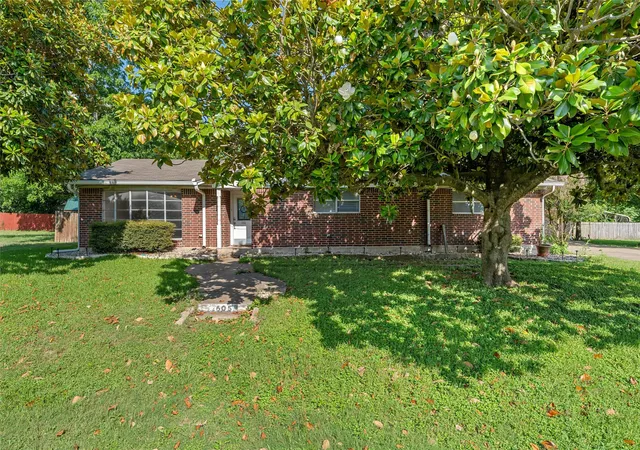 Photo 3 of Single family home for sale at 605 N Roberts St, West, TX 76691 | MLS# 21288940 | Listing updated on 2026-09-22