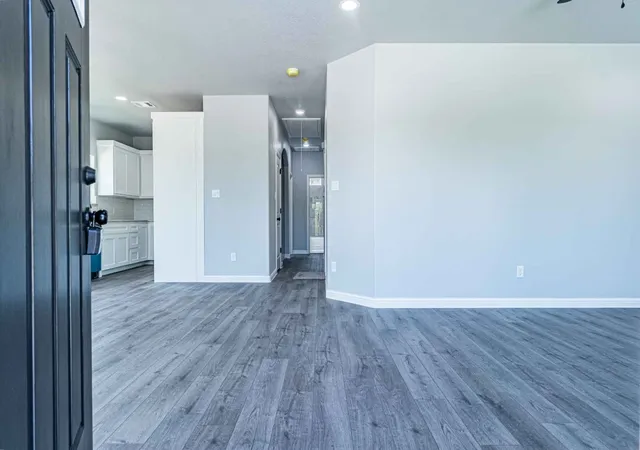 Photo 4 of Single family home for sale at 4315 Mountain Hollow Dr, Granbury, TX 76048 | MLS# 21280391 | Listing updated on 2026-09-17