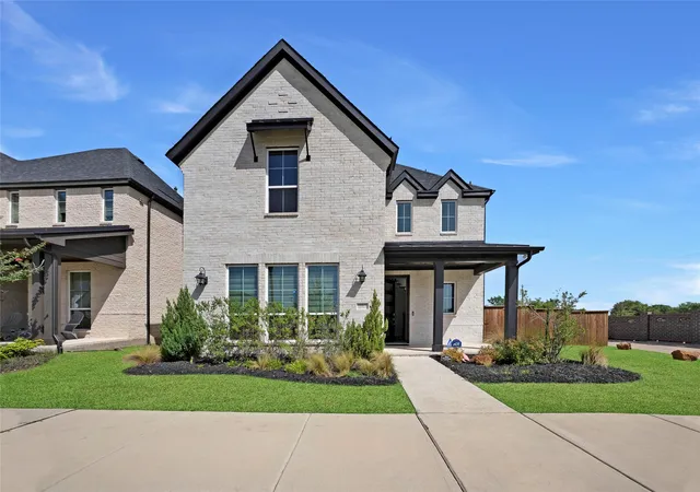 Photo 2 of Single family home for sale at 15513 Fringe Tree Rd, Frisco, TX 75035 | MLS# 21289893 | Listing updated on 2026-09-12