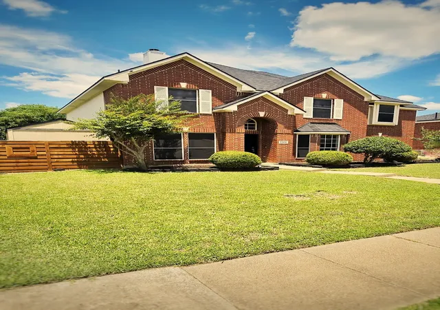 Photo 2 of Single family home for sale at 7305 Gillon Dr, Rowlett, TX 75089 | MLS# 21289656 | Listing updated on 2026-10-04