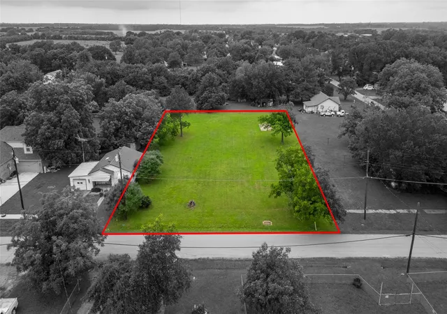 Photo 1 of Land for sale at 606 Main St, Greenville, TX 75401 | MLS# 21290835 | Listing updated on 2026-09-09