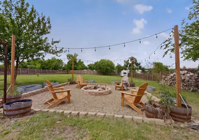 Photo 1 of Sale Pending at 304 E County Line Rd, Royse City, TX 75189 | MLS# 21288239 | Listing updated on 2026-09-25