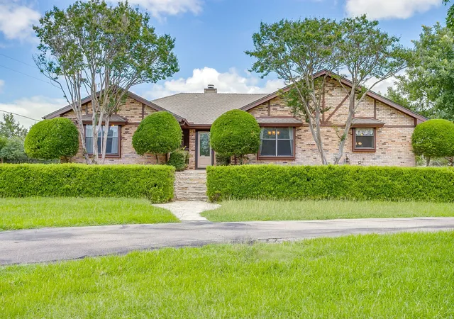 Photo 4 of Sale Pending at 3503 Red Bud Dr, Weatherford, TX 76087 | MLS# 21288097 | Listing updated on 2026-09-24