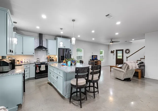 Photo 1 of Single family home for sale at 124 County Road 4511, Decatur, TX 76234 | MLS# 21290693 | Listing updated on 2026-09-12