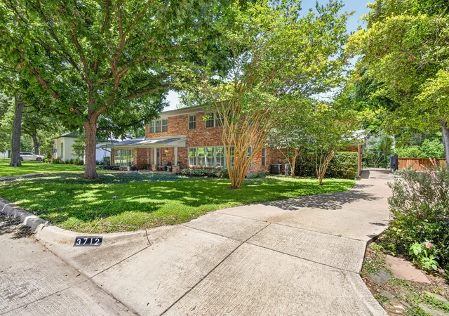 Photo 3 of Single family home for sale at 3712 Fox Hollow St, Fort Worth, TX 76109 | MLS# 21290093 | Listing updated on 2026-09-13
