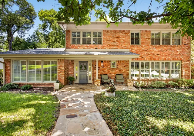 Photo 3 of Single family home for sale at 3712 Fox Hollow St, Fort Worth, TX 76109 | MLS# 21290093 | Listing updated on 2026-09-13