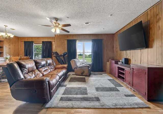 Photo 4 of Sale Pending at 500 S Pecan Creek Trl, Valley View, TX 76272 | MLS# 21291383 | Listing updated on 2026-08-02