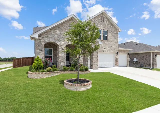 Photo 3 of Single family home for sale at 722 Cari Ln, Forney, TX 75126 | MLS# 21287593 | Listing updated on 2026-07-30