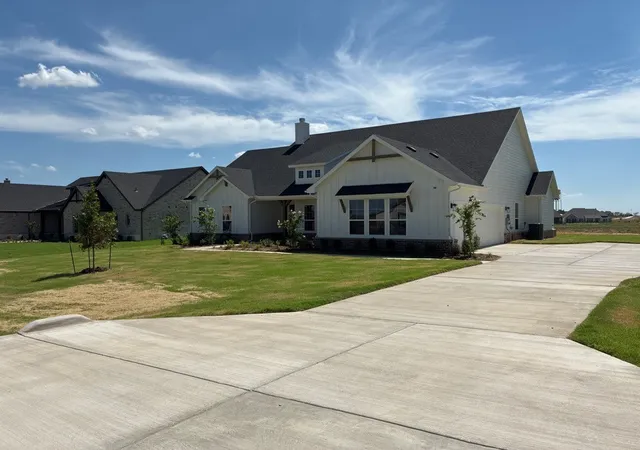 Photo 3 of Single family home for sale at 12413 Hornfels Dr, Krum, TX 76249 | MLS# 21289098 | Listing updated on 2026-09-13