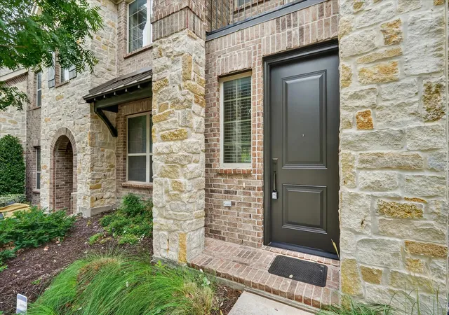 Photo 3 of Townhouse for sale at 7004 Huckleberry Dr, Mc Kinney, TX 75070 | MLS# 21291170 | Listing updated on 2026-09-13