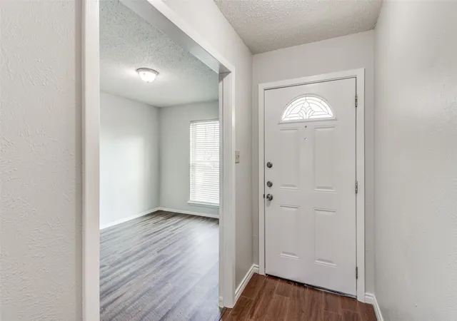 Photo 3 of Single family home for sale at 1825 Bette Dr, Mesquite, TX 75149 | MLS# 21290994 | Listing updated on 2026-09-11