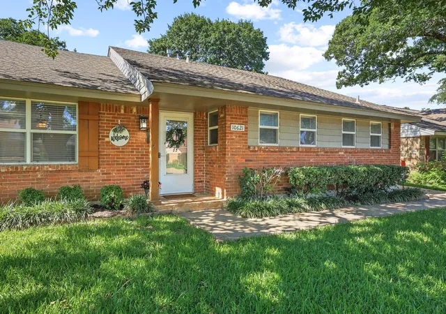 Photo 1 of Single family home for sale at 10621 Mapleridge Dr, Dallas, TX 75238 | MLS# 21290429 | Listing updated on 2026-09-11