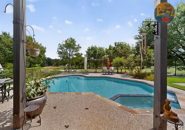 Photo 2 of Sale Pending at 712 Water Oak Dr, Plano, TX 75025 | MLS# 21291585 | Listing updated on 2026-09-10