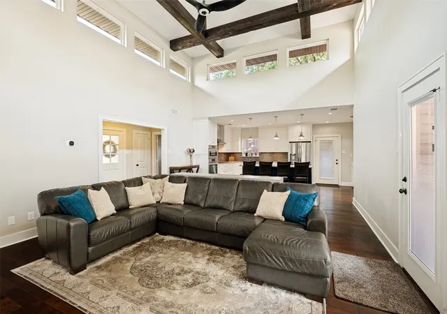 Photo 1 of Sale Pending at 11 Bunker Hl, Richardson, TX 75080 | MLS# 21289647 | Listing updated on 2026-09-11
