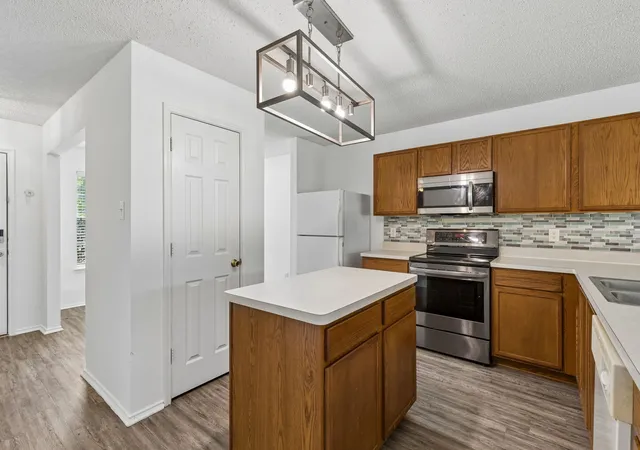 Photo 4 of Sale Pending at 1109 Post Oak Trl, Anna, TX 75409 | MLS# 21287357 | Listing updated on 2026-09-09